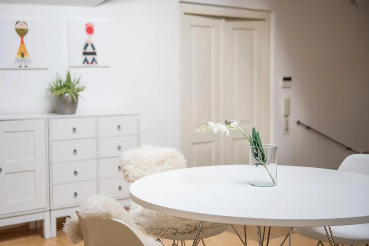 Eclectic Loft With Terrace Prag
