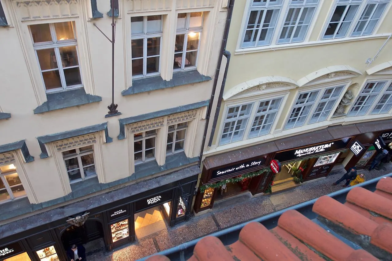 Eclectic Loft Royal Way Apartment Prague