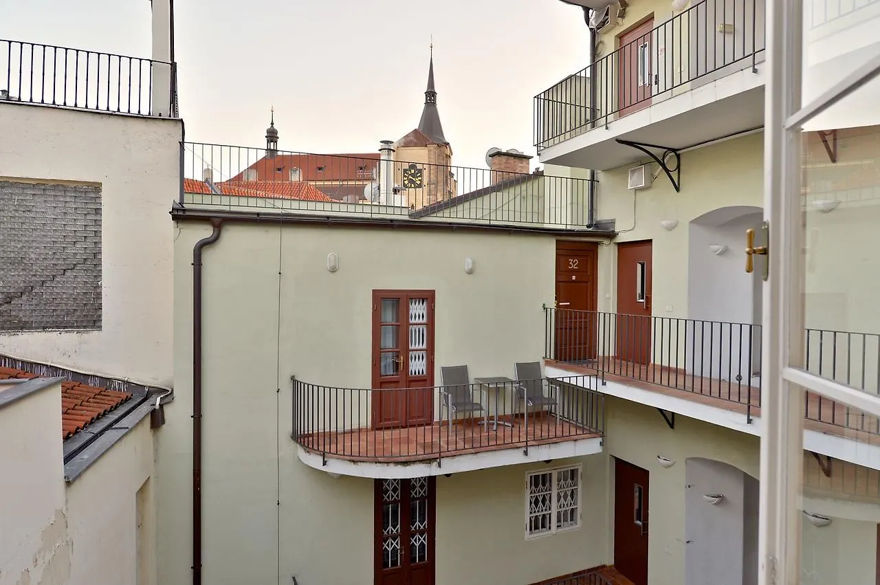 Eclectic Loft Royal Way Apartment Prague 0*,